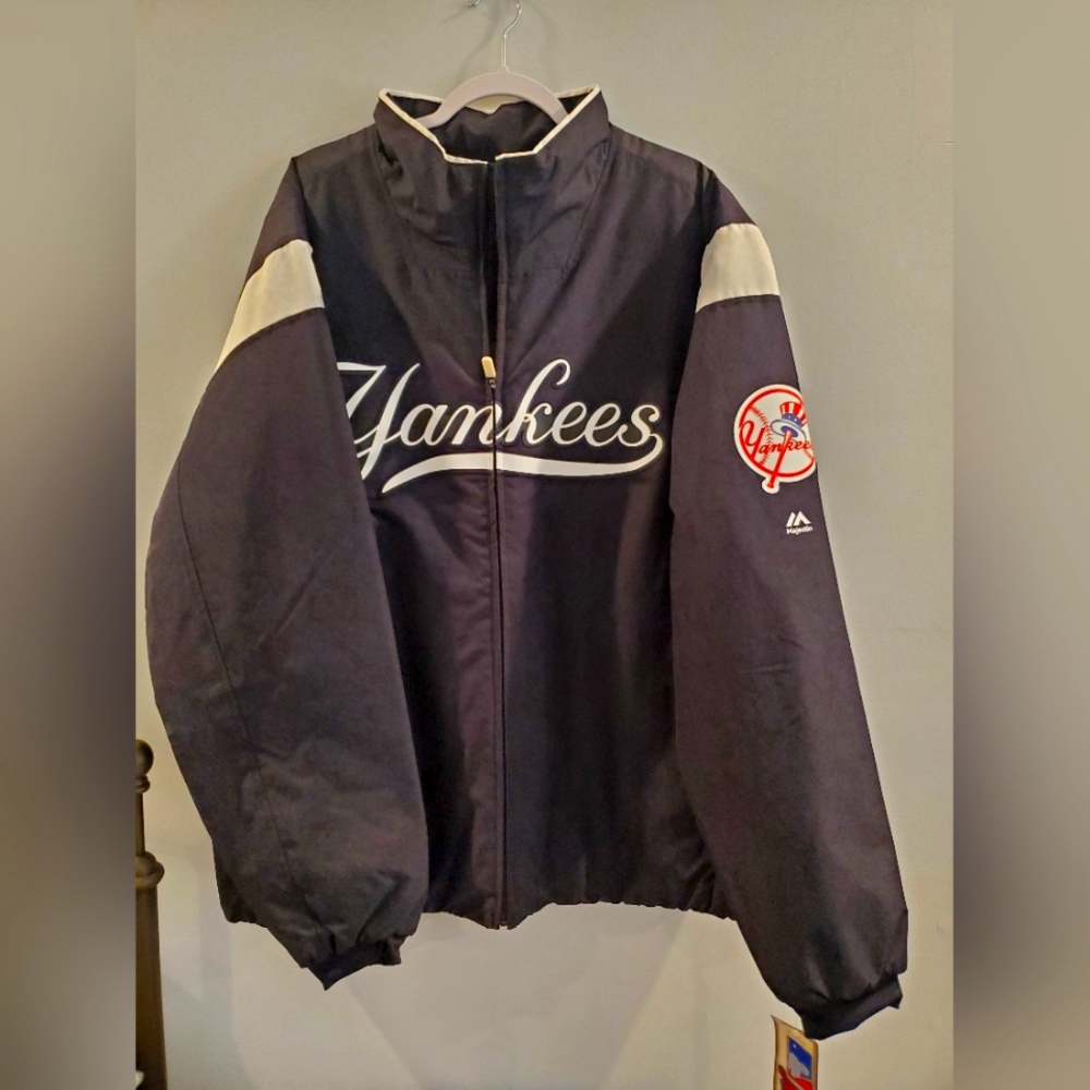 Men's New York Yankees Majestic On-Field Therma Base Thermal Full-Zip Jacket
